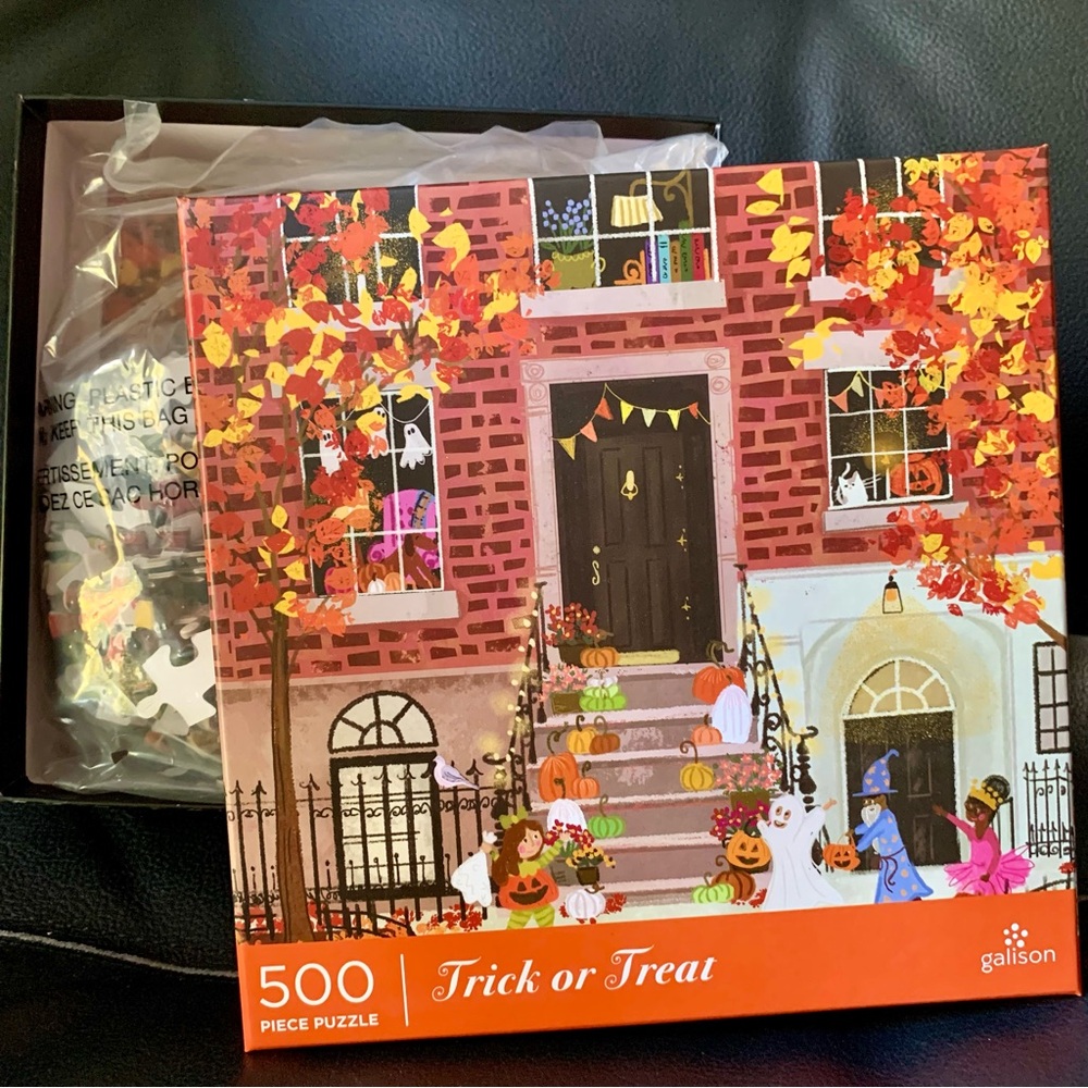 NEW Galison TRICK OR TREAT 500 piece puzzle